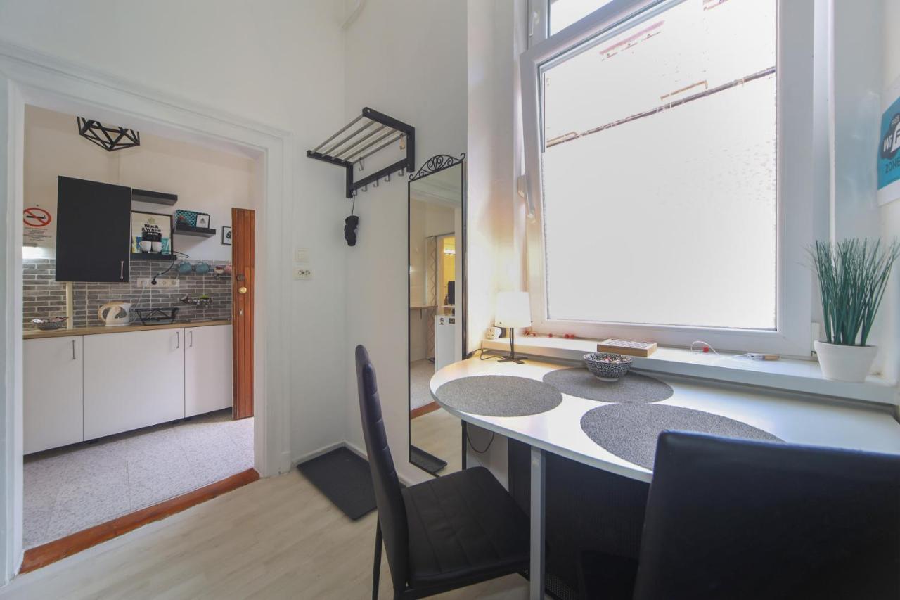Cosy Studio Apartment With Airconditioner Budapest Kültér fotó